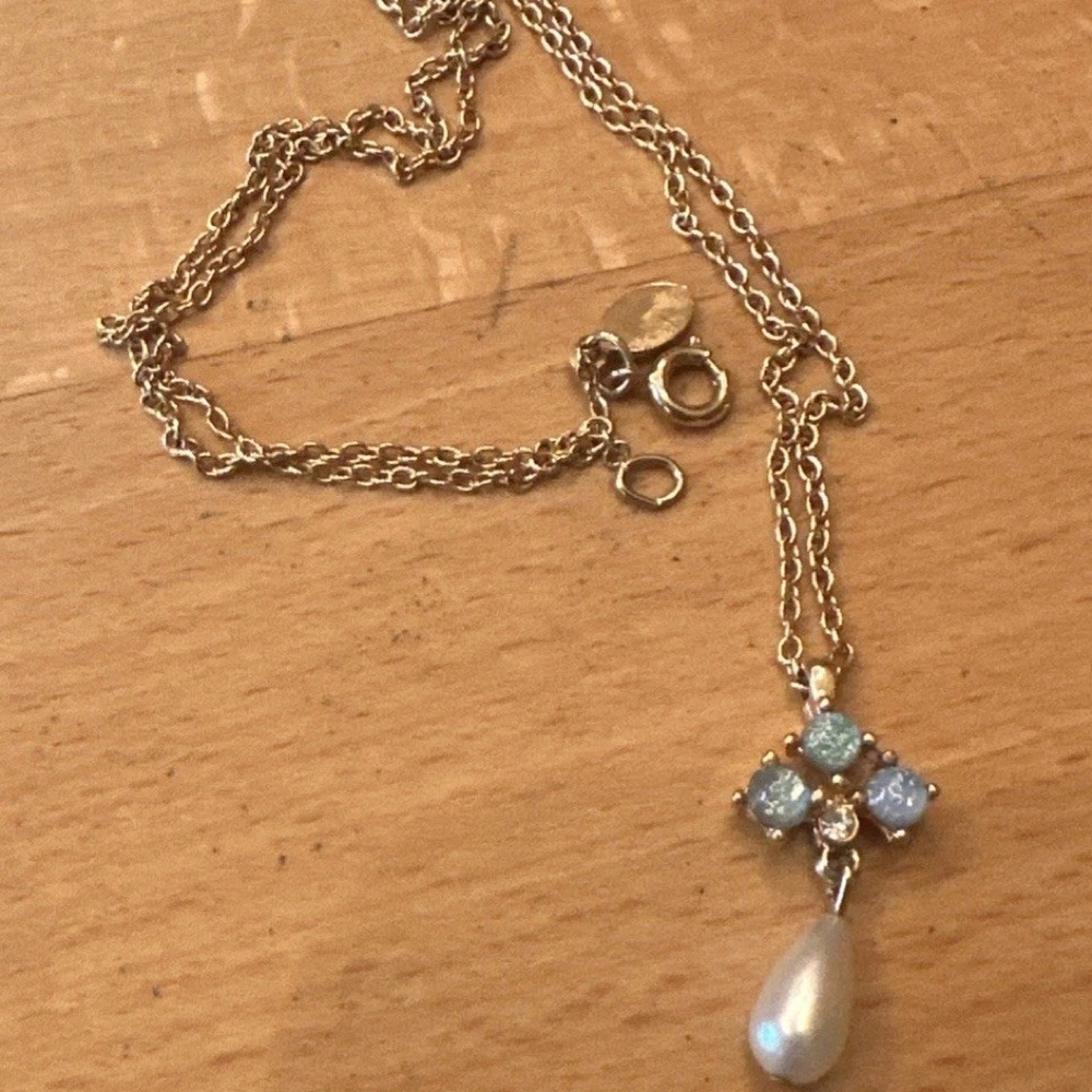 Avon Gold tone Necklace “royal Highlights “ 1979